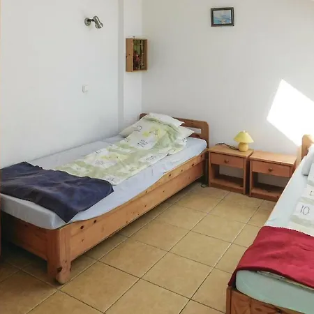 Awesome In W/ Wifi, 4 Bedrooms And Outdoor Swimming Pool *